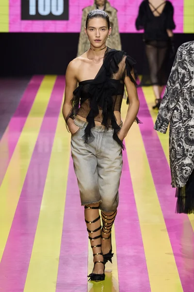 Look 52